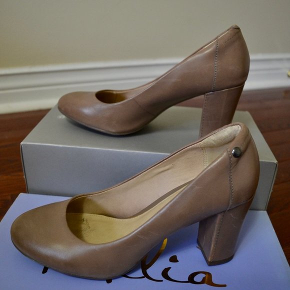 Hush Puppies Nude Heels - Size 7.5 - Picture 2 of 4